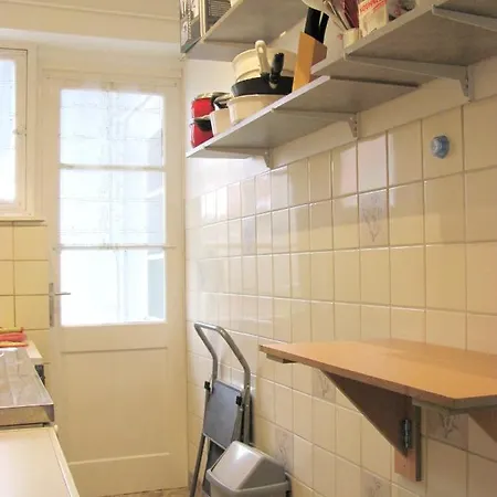 2 Bedrooms At 200 M Away From The Beach With Furnished Garden And Wifi Lägenhet *