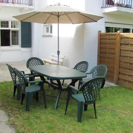 2 Bedrooms At 200 M Away From The Beach With Furnished Garden And Wifi Lägenhet *