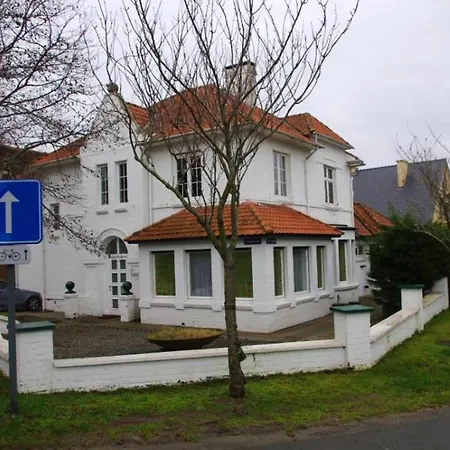 Lägenhet 2 Bedrooms At 200 M Away From The Beach With Furnished Garden And Wifi *