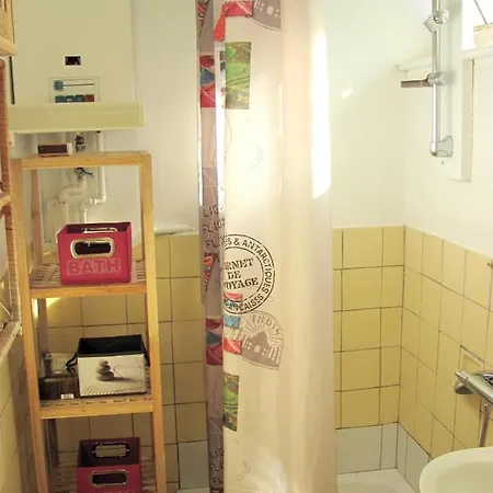 Lägenhet 2 Bedrooms At 200 M Away From The Beach With Furnished Garden And Wifi *