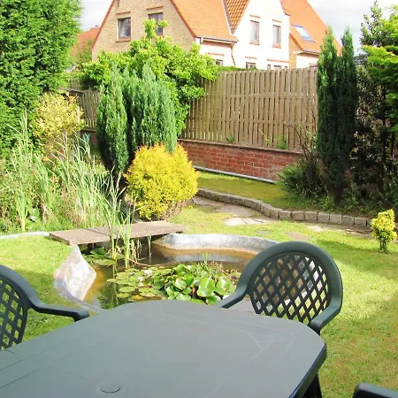 Lägenhet 2 Bedrooms At 200 M Away From The Beach With Furnished Garden And Wifi